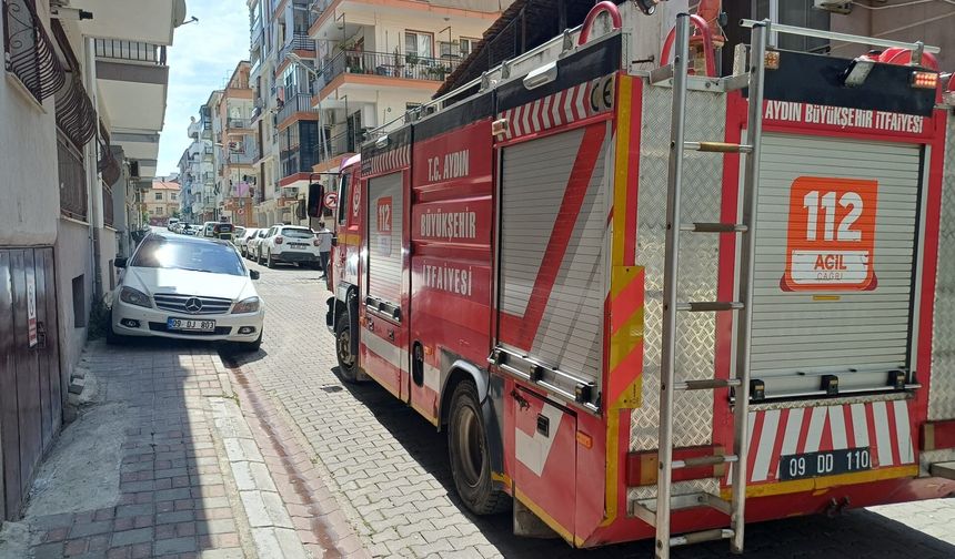 Efeler'de yanlış park, itfaiyenin erken müdahalesini engelledi