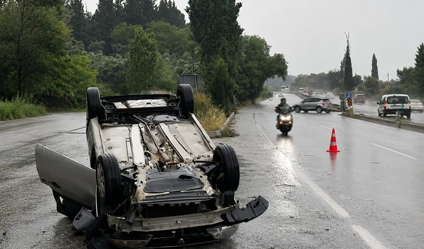 Söke Kuşadası yolu üzerinde otomobil takla attı