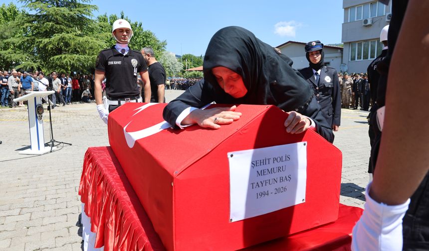 Şehit polise eşinden yürekleri dağlayan veda