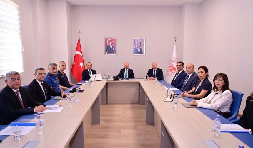 Aydın Valisi Varol, Çine'deki toplantıda projeleri değerlendirdi