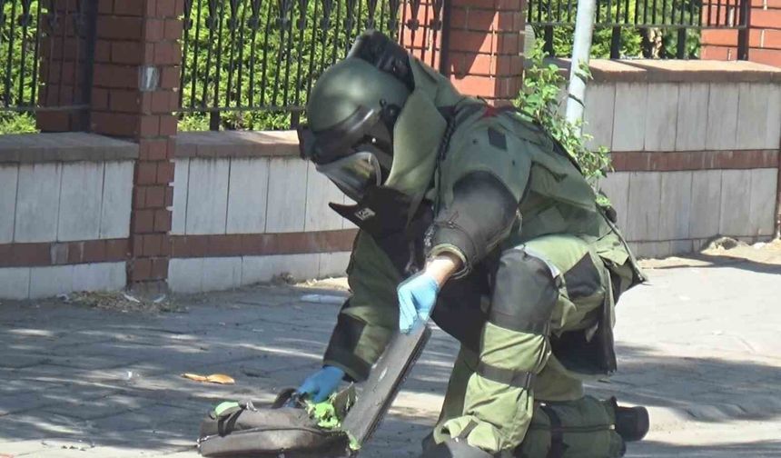 Efeler'de fünye ile patlatılan şüpheli çantadan, bilgisayar çıktı