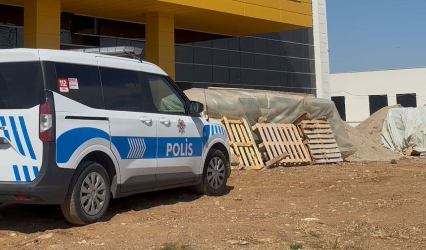 Efeler'de inşaattan düşen işçi ağır yaralandı
