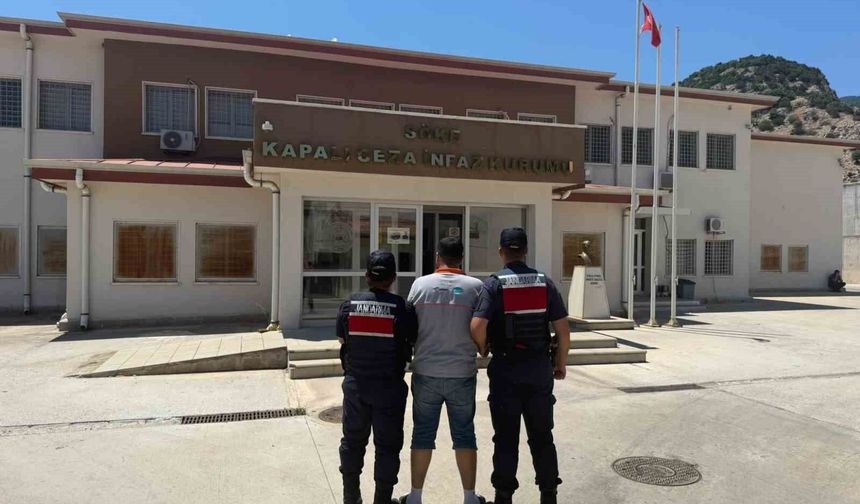 Kuşadası'nda uyuşturucu satıcısı yakalandı