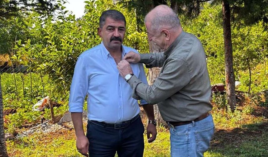 Zafer Partisi'nden CHP'li Erkan Hayla'ya: Rozetimizi iade etsin