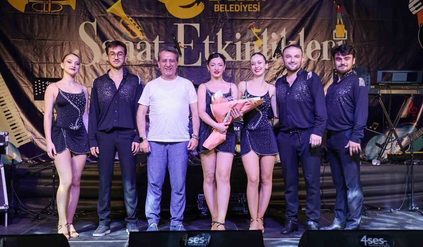Efeler’de vatandaşlar sanatla buluştu