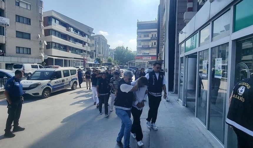 Kuşadası’ndaki cinayetin şüphelileri adliyeye sevk edildi