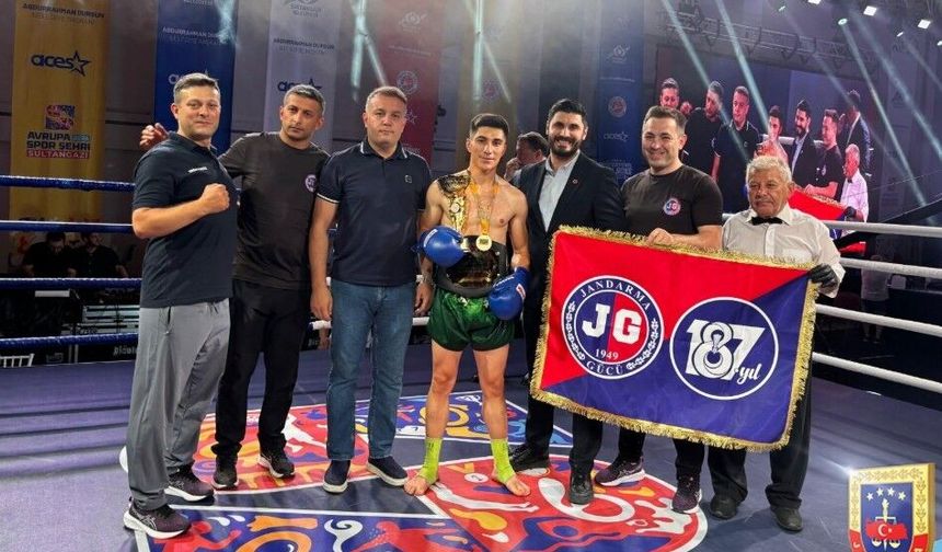 Jandarma Gücü sporcularından Türkiye Kick Boks Turnuvası’nda şampiyonluk