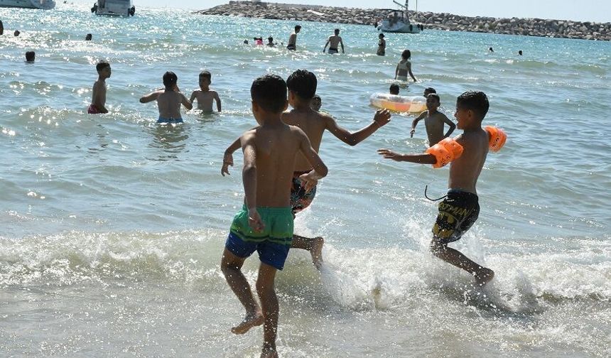 Kuşadası Belediyesi Nusaybinli çocukları denizle buluşturdu