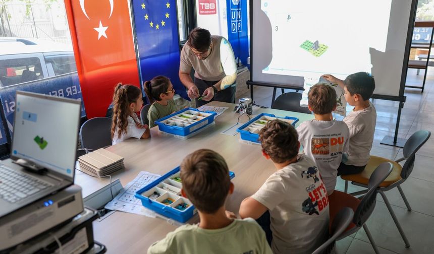 Efeler'de geleceğin yazılımcıları yetişiyor