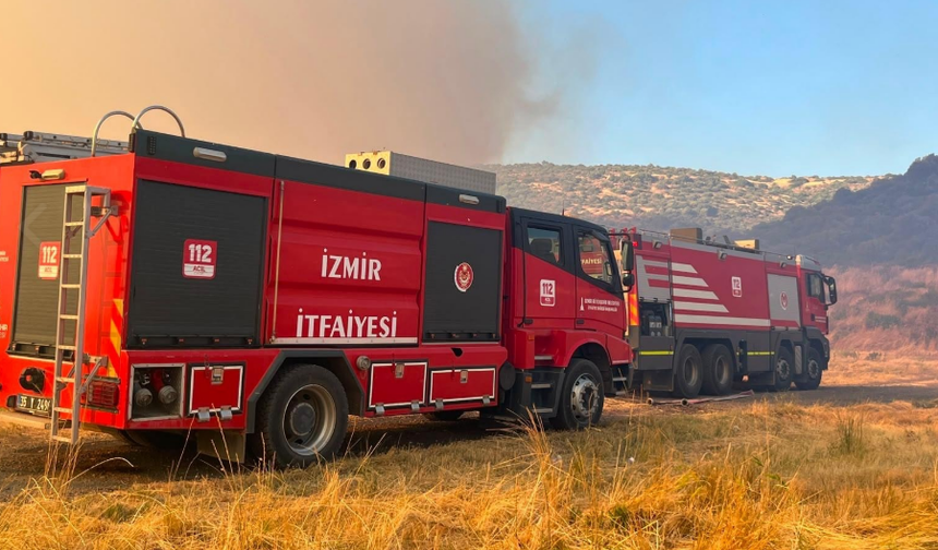 Foça'da yangın paniği