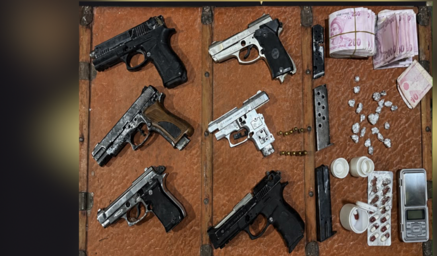 İzmir'de uyuşturucu operasyonunda 2 şüpheli tutuklandı