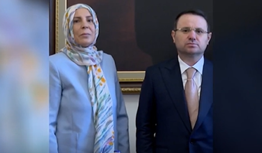Bakan Gürlek, merhum Muhsin Yazıcıoğlu'nun eşi ve oğlu ile bir araya geldi