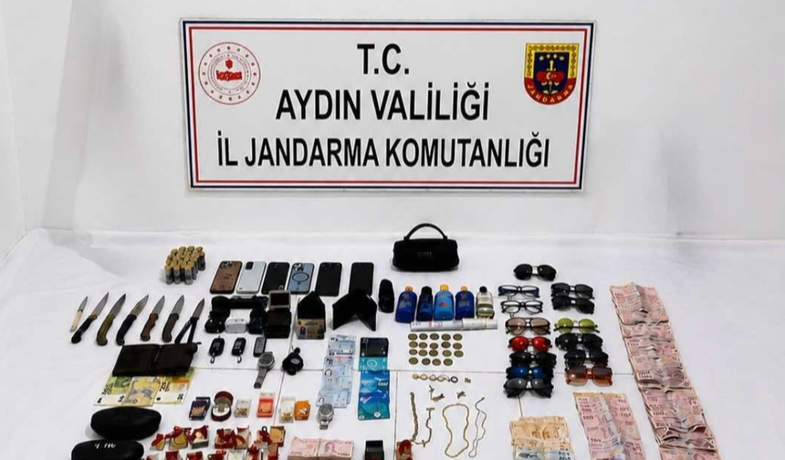 Kuşadası’nda plaj hırsızı yakalandı