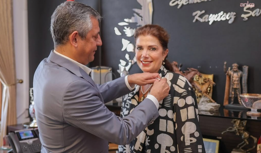 Suikast sonucu öldürülen bakanın eşi YENİ Parti'ye katıldı