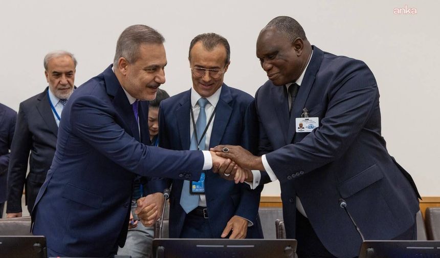 Hakan Fidan, İİT Dışişleri Bakanları toplantısına başkanlık etti