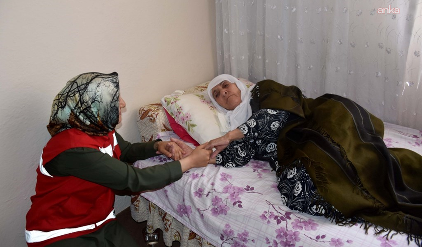 Evde bakım yardımı eylül ayı ödemeleri hak sahiplerinin hesaplarına yatırıldı