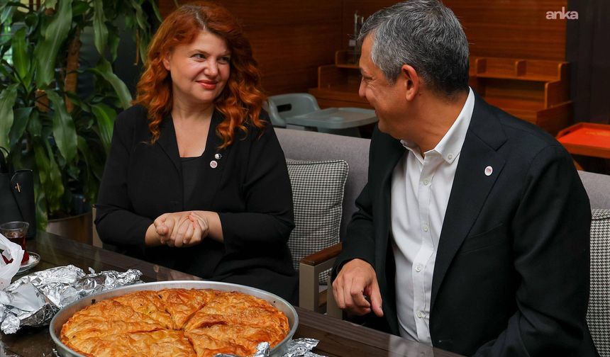 Özgür Özel, dün börek ikramını geri çevirdiği YENİ Parti üyesi ile bugün kahvaltı yaptı