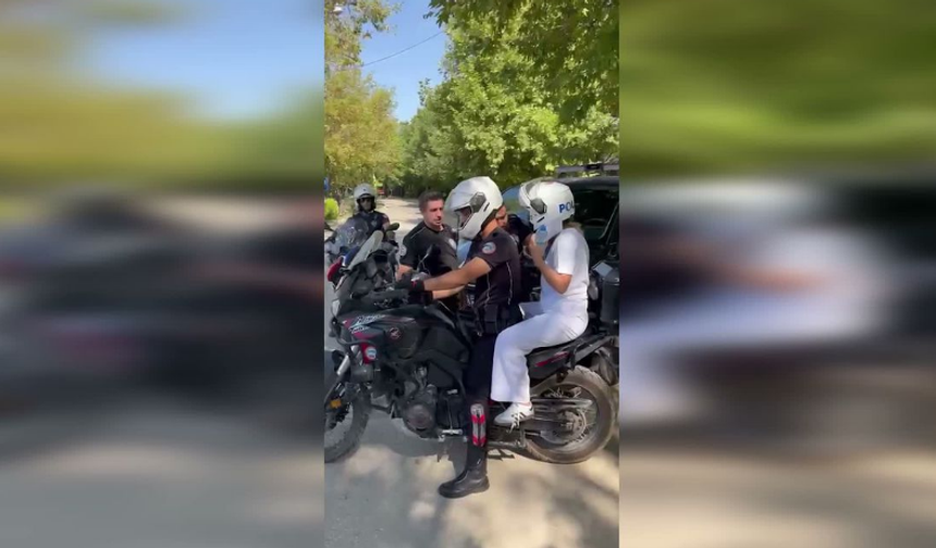 Emniyet Genel Müdürlüğü: Sınavlara yetişmek isteyen gençlere ekiplerimiz destek oldu