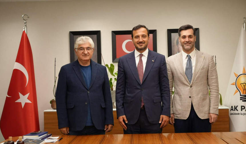 CHP'den istifa eden 4 Üsküdar Belediye Meclis Üyesi AK Parti'ye katıldı