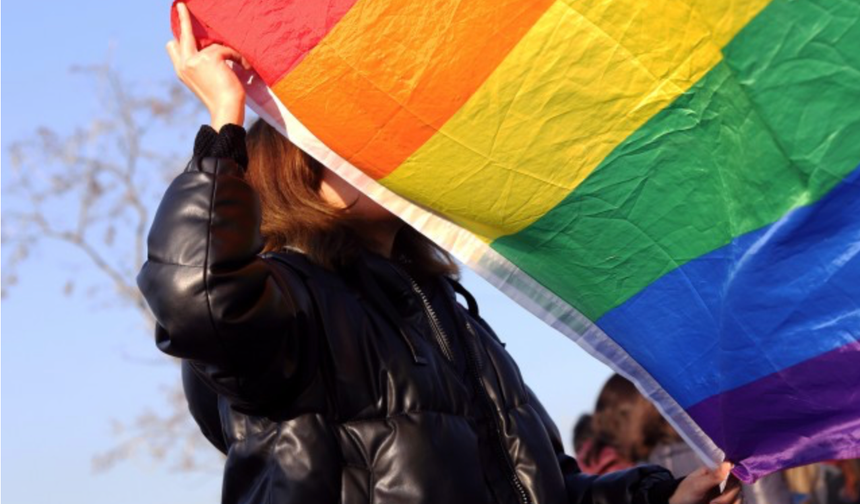 Ankara’da LGBTİ+ soruşturmasında gazeteci Tuğba Tekerek ve 7 Kaos GL üyesi tutuklandı