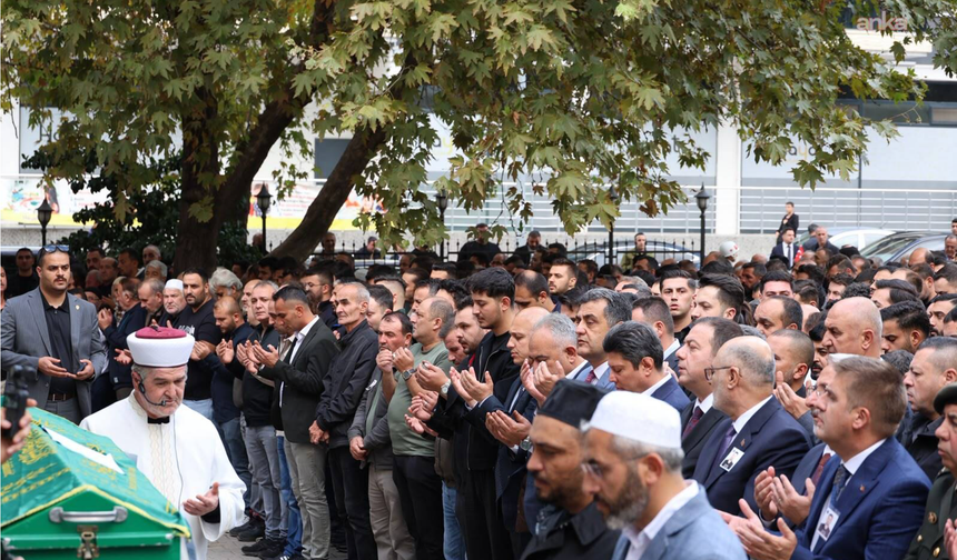Gazi Fişek Fabrikası'ndaki iş kazasında ölen Ferhat Öz toprağa verildi