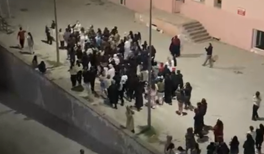 Hakkari’de KYK yurdunda kalan öğrenciler su kesintilerini protesto etti