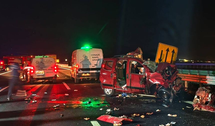 Denizli-Aydın otobanında ticari araç ile tır çarpıştı: 3 ölü!