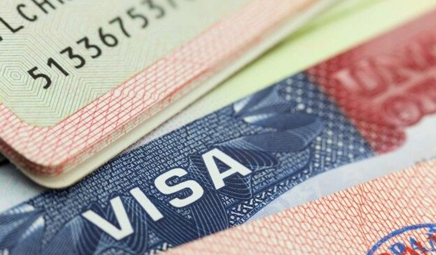 EB-3 Vizesi: İşveren Sponsorluğuyla Green Card'a Giden Üç Şeritli Yol