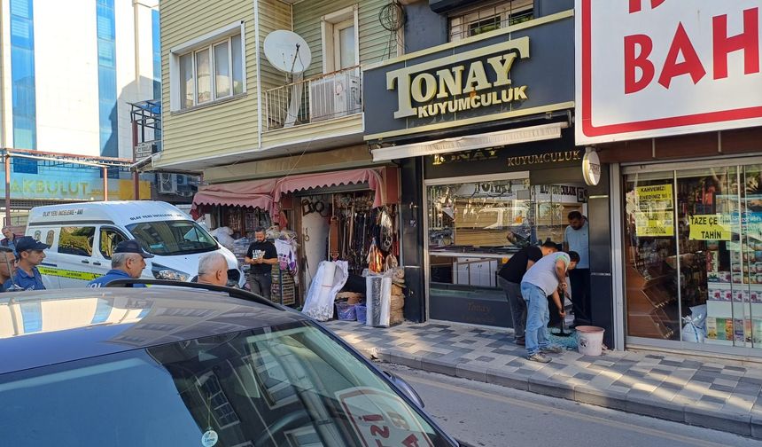Söke’de kuyumcuya silahlı saldırı