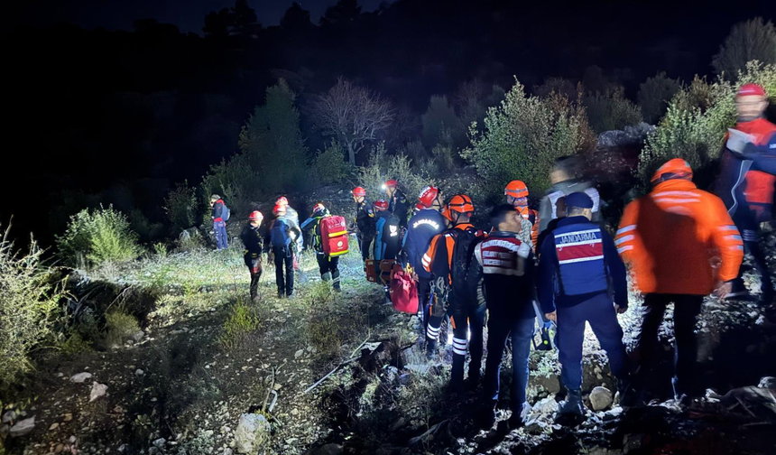 Isparta’daki Yazılı Kanyon’da mahsur kalan 10 kişi kurtarıldı