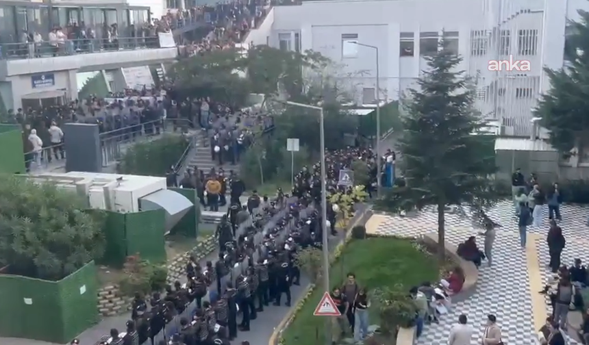 Yemek zammına karşı yapılan eylem üzerine Boğaziçi'ne çok sayıda polis sevk edildi