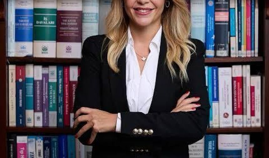 EZGİ PEKŞEN KİMDİR? YENİ GÖREVİ NE? SİYASİ GEÇMİŞİNDE NELER VAR?
