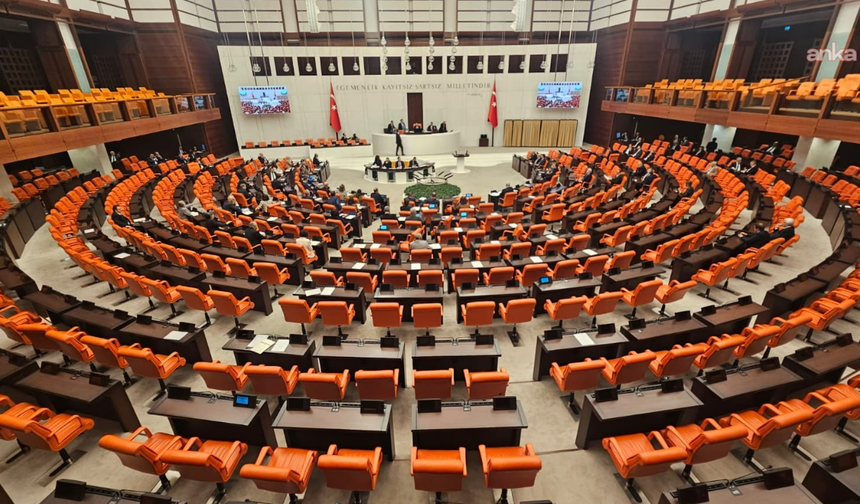 Muhalefetten Halk TV'ye kayyum tepkisi: AK Parti'den "hesap sorulacak" mesajı